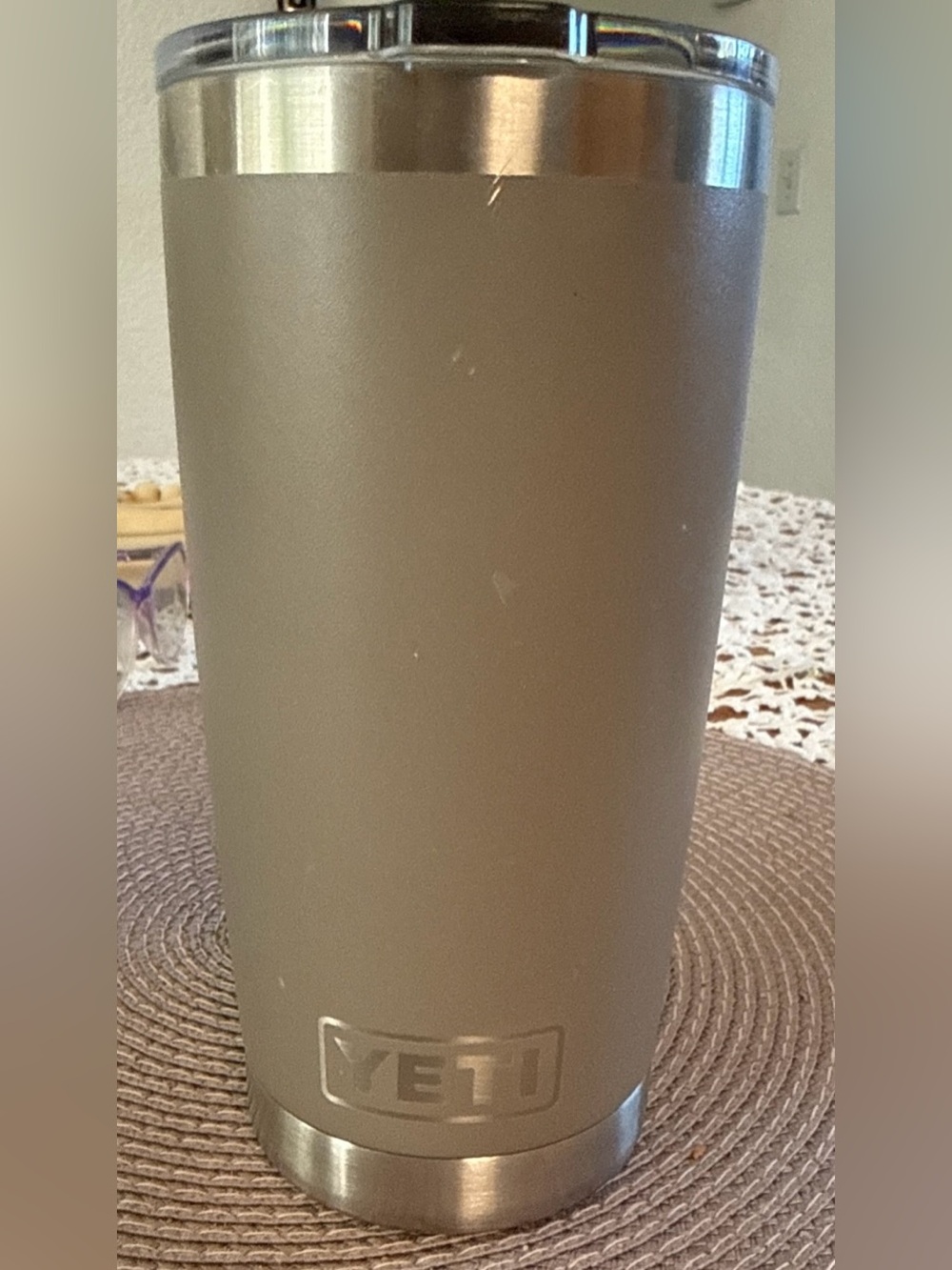 Yeti Rambler 20 oz Stainless Steel Vacuum Insulated Tumbler w/MagSlider Lid